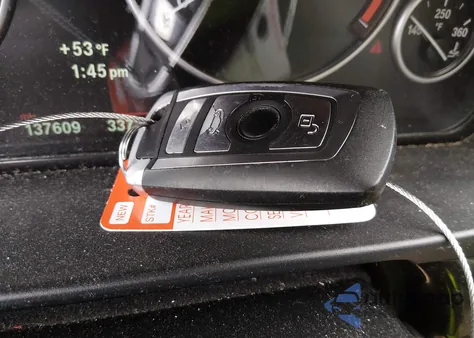 2013 BMW 528I из США, поврежденный, VIN WBAXG5C54DDY36209